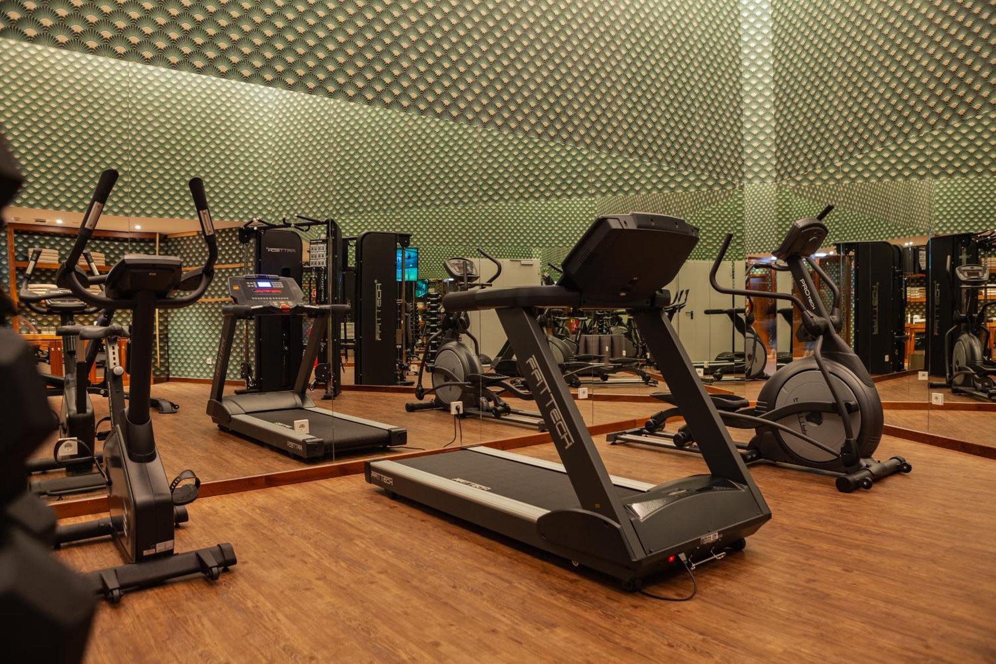 Wine & Books Lisboa Hotel Εξωτερικό φωτογραφία A gym in a hotel