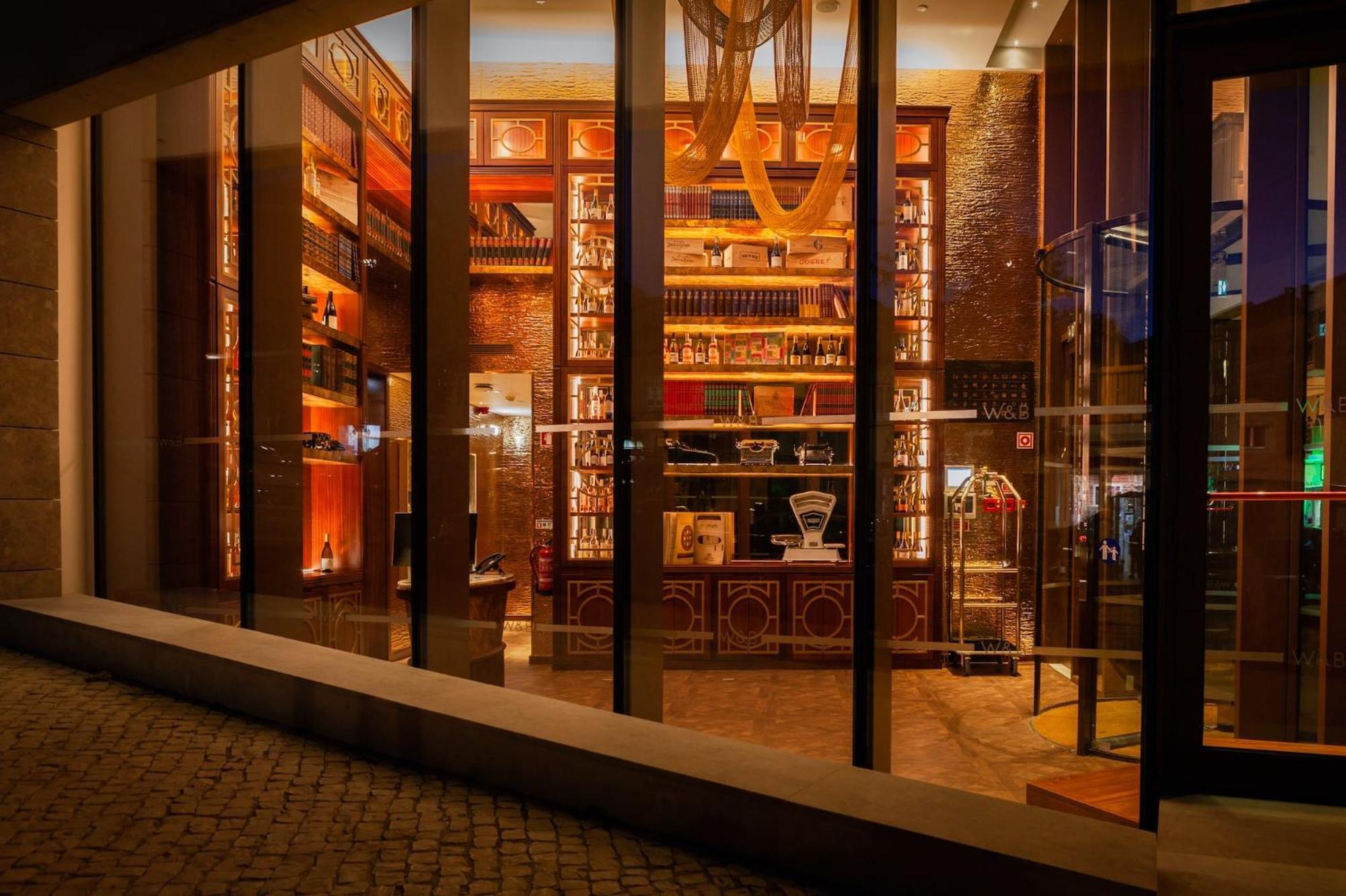 Wine & Books Lisboa Hotel Εξωτερικό φωτογραφία The bar at the Mandarin Oriental, Munich