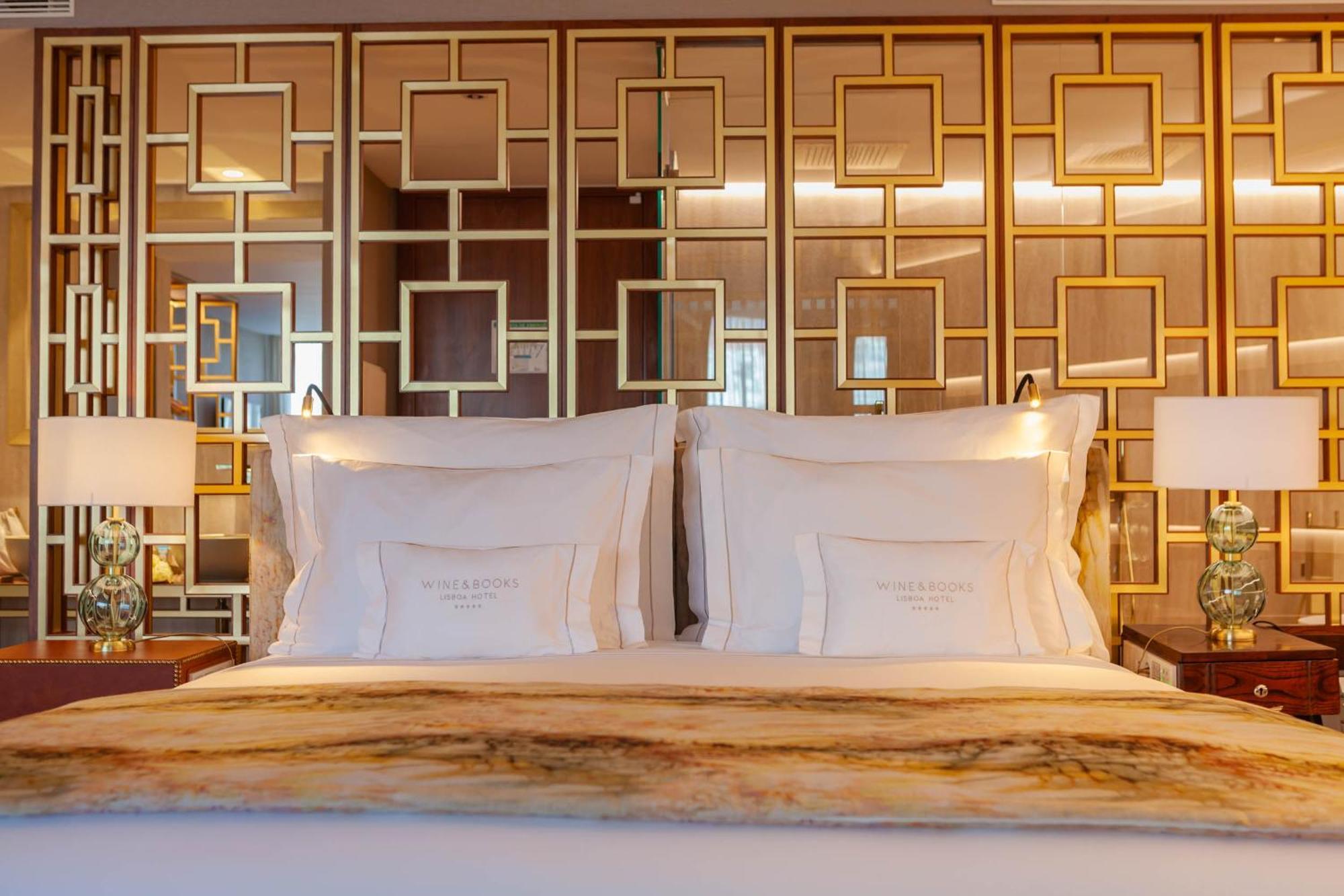 Wine & Books Lisboa Hotel Δωμάτιο φωτογραφία A bedroom at the hotel